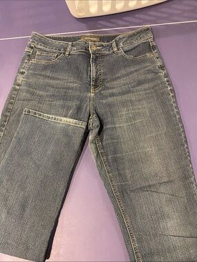 Denver Hayes Straight-Leg Jeans in Faded Blue Wash